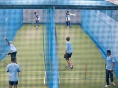 IN PICS: पाकिस्तान के खिलाफ मैच से पहले टीम इंडिया ने की इंडोर प्रैक्टिस, सामने आईं खास तस्वीरें