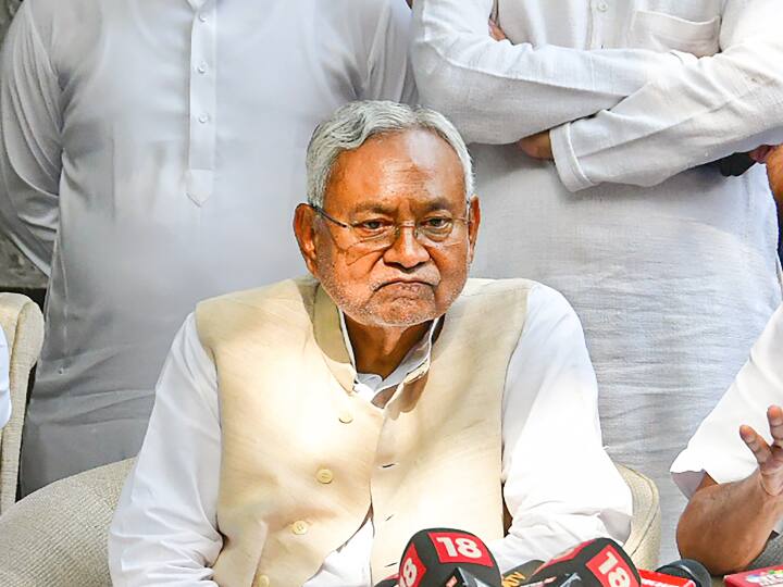 Complaint filed against CM Nitish Kumar in CJM Court of Muzaffarpur in Bihar regarding liquor prohibition law Nitish Kumar: नीतीश कुमार की बढ़ेगी मुश्किलें! मुजफ्फरपुर में सीएम के खिलाफ दायर परिवाद को CJM कोर्ट ने किया स्वीकार
