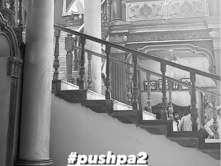 Pushpa 2: रश्मिका मंदाना ने फैंस के साथ शेयर की अल्लू अर्जुन की फिल्म ‘पुष्पा 2’ के सेट की झलक, तस्वीर देख क्रेजी हुए फैंस