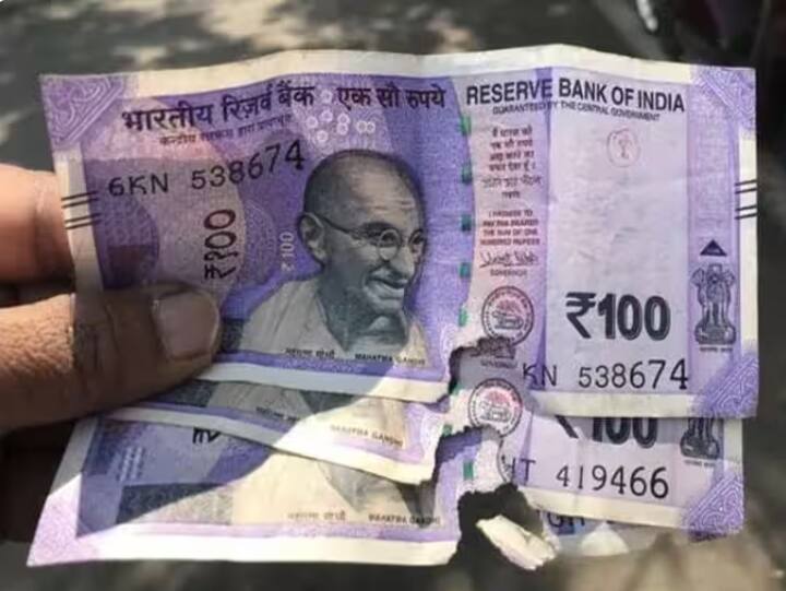 ਗਾਹਕ ਦੀ ਇਸ ਸ਼ਿਕਾਇਤ 'ਤੇ ਜਵਾਬ ਦਿੰਦੇ ਹੋਏ, SBI ਨੇ ਕਿਹਾ ਹੈ ਕਿ ਕੋਈ ਵੀ ਵਿਅਕਤੀ SBI ਪੋਰਟਲ ਜਾਂ ਸਿੱਧੇ ਲਿੰਕ https://crcf.sbi.co.in/ccf 'ਤੇ ਜਾ ਕੇ ਉਸ ਬ੍ਰਾਂਚ ਬਾਰੇ ਸ਼ਿਕਾਇਤ ਕਰ ਸਕਦਾ ਹੈ। ਸ਼ਿਕਾਇਤ ਤੋਂ ਬਾਅਦ ਬੈਂਕ ਸ਼ਾਖਾ 'ਚ ਕਾਰਵਾਈ ਕੀਤੀ ਜਾਵੇਗੀ।