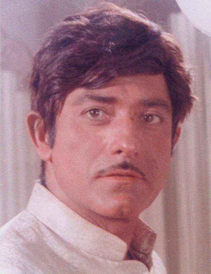 मेहुल कुमार ने कहा कि, ”हमारी शमशान यात्रा को लोग तमाशा बनाते हैं. वहां वो अच्छे अच्छे सफ़ेद कपड़े पहनकर आते हैं लोग, फिर मीडिया वाले भी आते हैं. इसके बाद वो मरे हुए आदमी को सम्मान देने की जगह उसता तमाशा बनाते हैं. मेरी शमशान यात्रा मेरा पारिवारिक मामला है. इसलिए उसमें मेरे परिवार के अलावा कोई और शामिल नहीं होगा.”