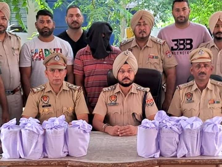 Punjab Police Seizes 27 kg Heroin In Separate Ops After Busting Consignment Smuggled By Pakistan Swimmers Punjab Police Seize 27 kg Heroin In Ops After Busting Consignment Smuggled By Pak Swimmers