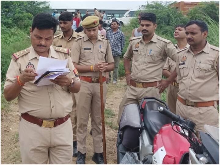 UP News: उन्नाव में खाली प्लॉट में युवक का शव मिलने से हड़कंप, धारदार हथियार से उतारा मौत के घाट Unnao Crime News boy killed by sharp weapon in Unnao Police investigate UP News ANN UP News: उन्नाव में खाली प्लॉट में युवक का शव मिलने से हड़कंप, धारदार हथियार से उतारा मौत के घाट