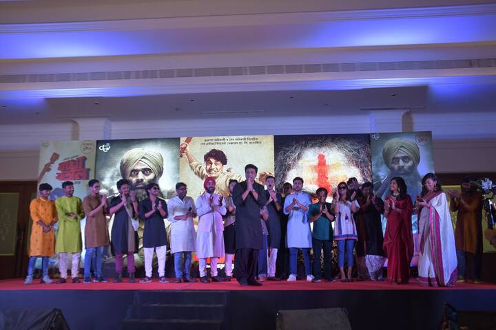যতীন্দ্রনাথ মুখোপাধ্যায় পরে যিনি বাঘা যতীন নামে পরিচিত হন কারণ তিনি খালি হাতে বাঘের সঙ্গে লড়াই করেছিলেন।