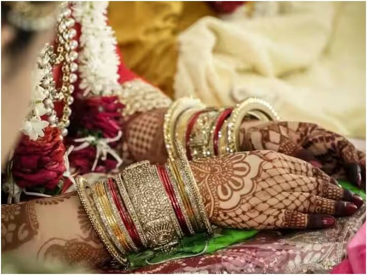 poland citizen barbara polak came india to marry her boyfriend in hazaribagh Hazaribagh: इंस्टाग्राम पर हुई दोस्ती प्यार में बदली, हजारीबाग के युवक से शादी करने आई पोलैंड की बारबरा पोलाक