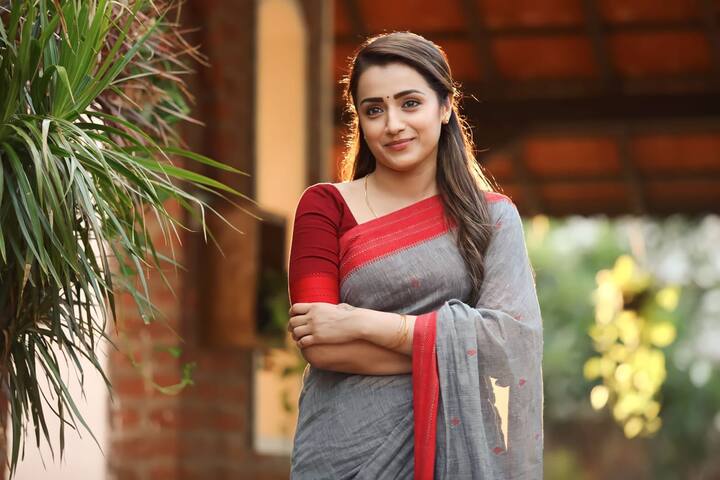 பொன்னியின் செல்வன் திரைப்படத்திற்கு பிறகு மிகுந்த எதிர்ப்பார்ப்பில் இருக்கும் தி ரோட் அக்டோபர் 6 ஆம் தேதி வெளியாகிறது . இத்திரைப்படம் திரிஷாவின் திரை பயணத்தில் மிக முக்கியமான படமாக கருதப்படுகிறது.