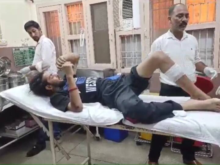 Punjab News: लवली प्रोफेशनल यूनिवर्सिटी के बाहर बदमाशों की गुंडागर्दी, हथियार और बंदूक से छात्रों पर हमला, 1 की मौत Hooliganism by miscreants outside Lovely Professional University, attack on students with weapons and guns, 1 dead Punjab News: लवली प्रोफेशनल यूनिवर्सिटी के बाहर बदमाशों की गुंडागर्दी, हथियार और बंदूक से छात्रों पर हमला, 1 की मौत