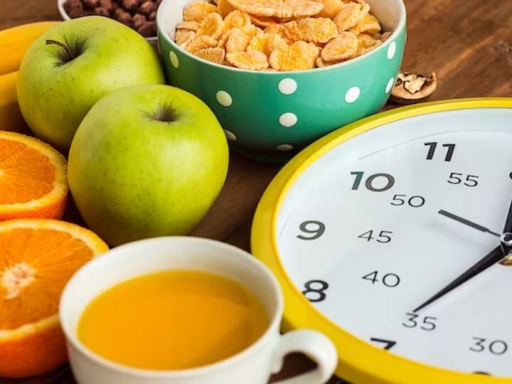 इन फलों को रात में खाने से करें परहेज, वरना पता भी नहीं चलेगा और पड़ जाएंगे गंभीर बीमार