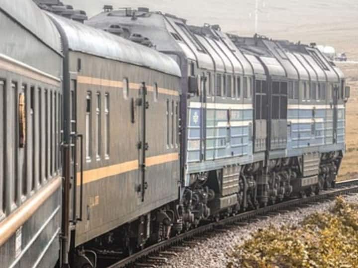 Indian Railways: राजस्थान में ट्रेन से सफर करने वालों के लिए बड़ा अपडेट, कई रेलगाड़ियां रद्द, इनका बदला शेड्यूल Indian Railways Update for Rajasthan Train Schdules See Time Table for Jaipur Route and Others ANN Indian Railways: राजस्थान में ट्रेन से सफर करने वालों के लिए बड़ा अपडेट, कई रेलगाड़ियां रद्द, इनका बदला शेड्यूल
