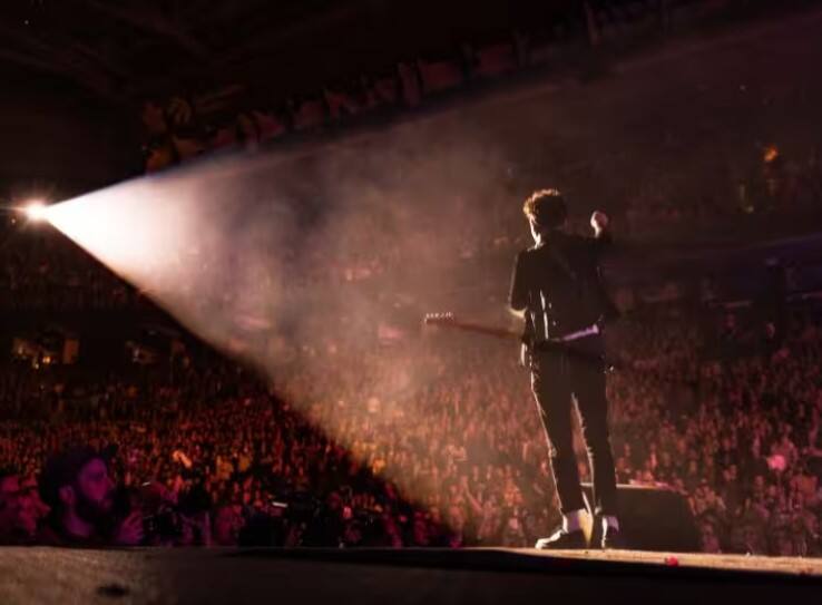 Facts: जगात आहे एक असं गाणं, जे गाताच माणूस मरतो; यामागची कहाणी नेमकी काय? killer song facts these song in philippines kills person as soon as someone sings it know real story behind this know details Facts: जगात आहे एक असं गाणं, जे गाताच माणूस मरतो; यामागची कहाणी नेमकी काय?