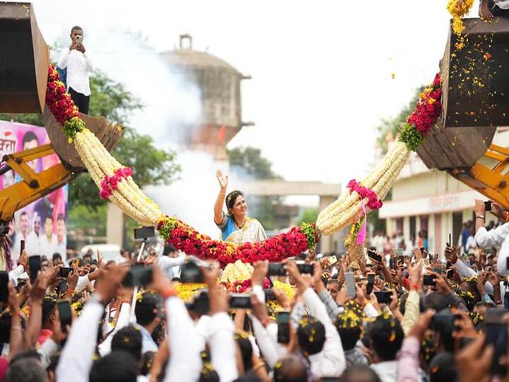 Pankaja Munde Shiv Shakti Parikrama Tour : दोन महिन्याच्या राजकीय ब्रेकनंतर भाजप नेत्या पंकजा मुंडे पुन्हा एकदा सक्रीय झाल्या आहेत.