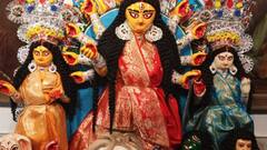 Durga Puja 2023 : গরান গাছের ডালে পুজো দিয়ে হয়ে গেল দুর্গাপুজোর সূচনা, চট্টোপাধ্যায় পরিবারের খুঁটিপুজোর রীতি অভিনব