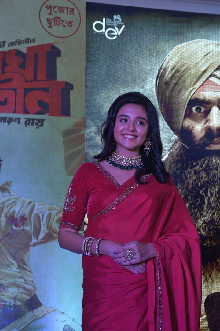 পরিচালক অরুণ রায়ের কথায়, 'গল্পটি ভারতের স্বাধীনতা ও ক্ষমতায়নের জন্য সংগ্রামের নির্দিষ্ট সময়ের গল্পকে ধারণ করে। লেখক সমর্থিত ভূমিকায় দেব, অভিনেতাদের সঙ্গে পর্দায় তাঁদের নিজ নিজ চরিত্রের প্রতি সম্পূর্ণ ন্যায়বিচার করেছেন। আমাদের দেশের সমৃদ্ধ সংস্কৃতি ও ইতিহাসকে তুলে ধরার পাশাপাশি বিনোদন দেওয়াই ফিল্মটির উদ্দেশ্য।'