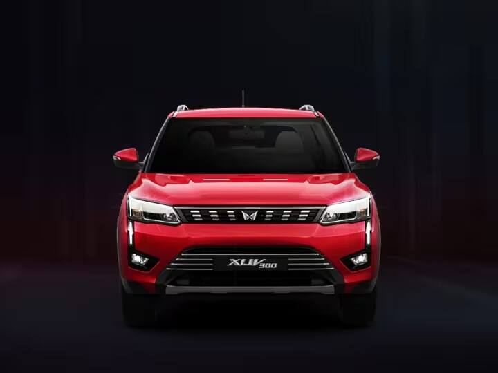 મહિન્દ્રા તેની XUV300 કારમાં ટર્બો પેટ્રોલ એન્જિન પણ ઓફર કરે છે, જેને ખરીદવા માટે તમારે 8.42 લાખ રૂપિયાની એક્સ-શોરૂમ કિંમત ચૂકવવી પડશે.