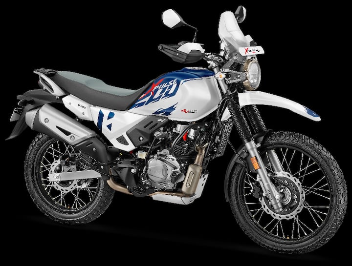 हीरो एक्सपल्स 200 4वी बेहतरीन ऑफ-रोड बाइक है. इसका पॉवरफुल 200cc इंजन, 21 इंच का फ्रंट व्हील और लॉन्ग रूट सस्पेंशन किसी भी इलाके में आसानी से इसे ले जाने में सक्षम है. इसका स्मूथ और स्टाइलिश डिज़ाइन भी ध्यान आकर्षित करता है. चाहे शहरी इलाके में यात्रा करना हो या ऊबड़-खाबड़ ऑफ-रोड रास्तों से गुजरना हो हीरो एक्सपल्स 200 4V किसी भी जगह जाने में सक्षम है. इसकी एक्स शोरूम कीमत 1.38 लाख रुपये से शुरू होती है.