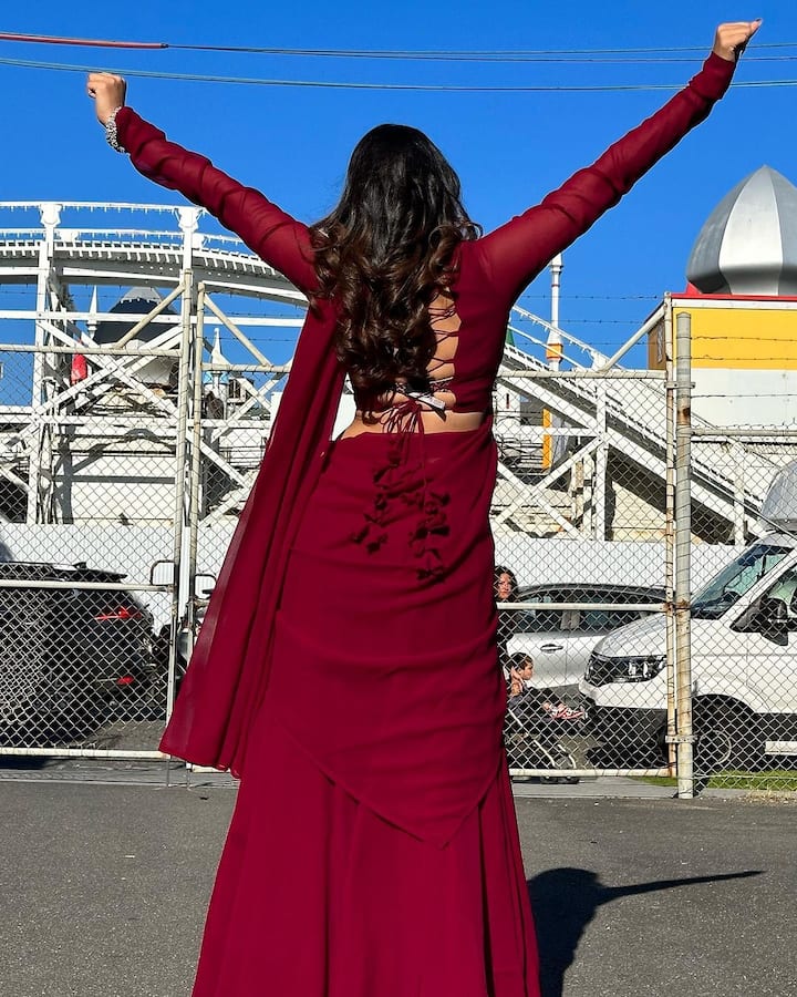 ప్రముఖ సెలబ్రిటీ భానుశ్రీ తన లేటెస్ట్ ఫొటోలు ఇన్‌స్టాగ్రామ్‌లో షేర్ చేశారు.