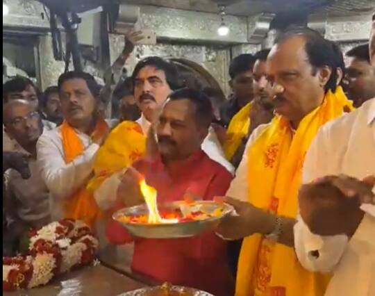 या दौऱ्यात त्यांनी  पुण्यातील श्रीमंत दगडूशेठ गणपतीचं दर्शन घेतलं आणि अभिषेकही केला.