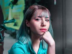 চুলের রঙ দীর্ঘদিন টিকিয়ে রাখতে চাইলে কী কী করবেন? রইল সহজ কিছু টিপস