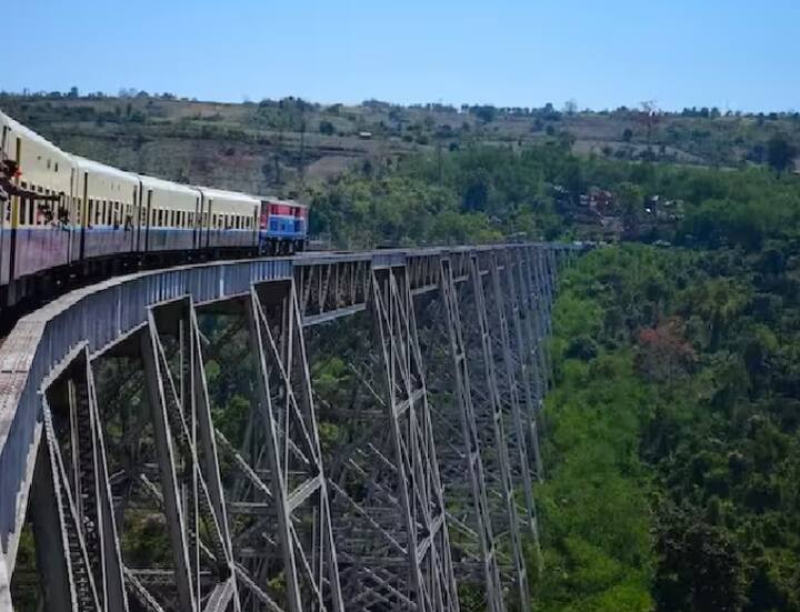 Indian Railway in Bhutan:  आता लवकरच भूतानपर्यंतचा रेल्वे मार्ग सुरू होणार आहे.