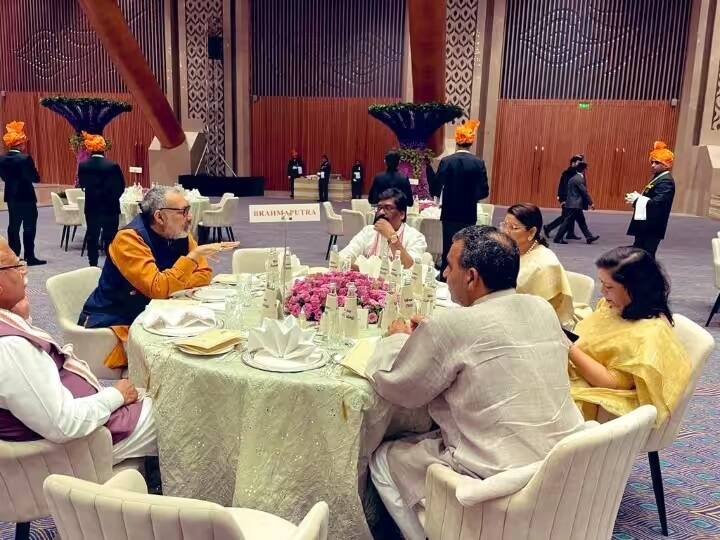 કેન્દ્રીય મંત્રી ગિરિરાજ સિંહ, હરિયાણાના મુખ્યમંત્રી મનોહર લાલ ખટ્ટર, દિલ્હીના સીએમ અરવિંદ કેજરીવાલ, પંજાબના સીએમ ભગવંત માન, કર્ણાટકના સીએમ સિદ્ધારમૈયા, કેરળના સીએમ પી વિજયન ડિનર, તેલંગાણાના મુખ્યમંત્રી કેસીઆર, આંધ્રપ્રદેશના સીએમ જગન મોહન રેડ્ડીએ પણ ઉપસ્થિત રહ્યાં હતા.