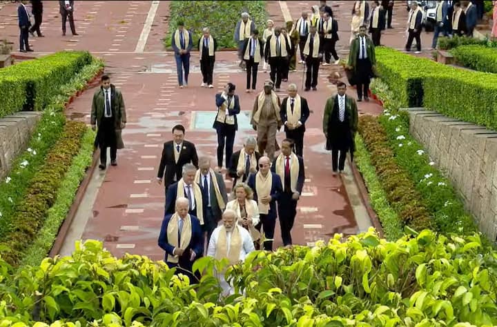 आज पंतप्रधान मोदी G20 तील जागतिक नेत्यासोबत राजघाटावर आले होते.