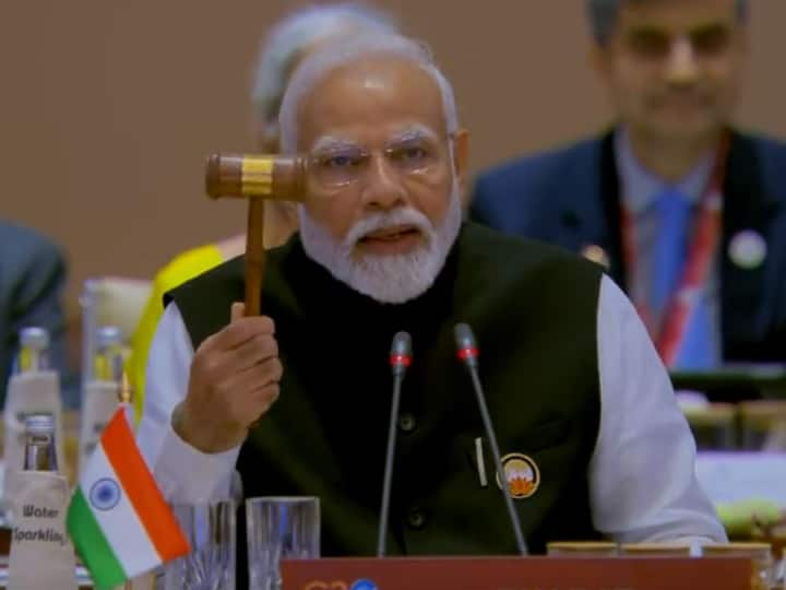 G20 Summit 2023 Delhi pm Modi hands over the gavel of presidency to the President of Brazil Lula da Silva. Watch: पीएम मोदी ने ब्राजील के राष्ट्रपति को सौंपा गैवल तो उन्होंने किया कुछ ऐसा इशारा