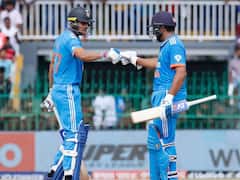 సొగసరి గిల్‌ - 37 బంతుల్లోనే హాఫ్‌ సెంచరీ! సిక్సర్లతో హిట్‌మ్యాన్‌ విధ్వంసం