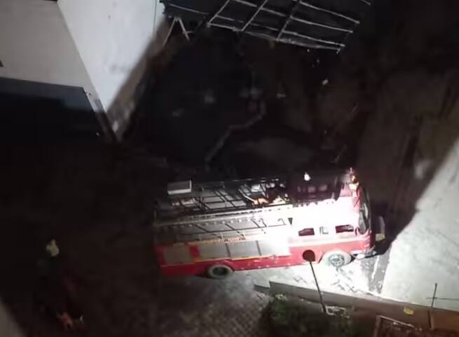 thane-lift-collapse-in-runwal-multi-story-building-many-laborers-died-maharashtra-accident Thane Lift Collapse: ਠਾਣੇ 'ਚ 40 ਮੰਜ਼ਿਲਾ ਇਮਾਰਤ ਦੀ ਡਿੱਗੀ ਲਿਫਟ, 7 ਮਜ਼ਦੂਰਾਂ ਦੀ ਮੌਤ, ਰਾਹਤ ਤੇ ਬਚਾਅ ਕਾਰਜ ਜਾਰੀ