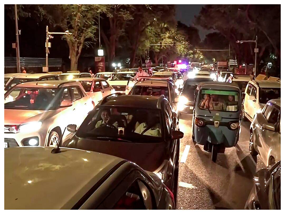 Karnataka Private Transport Strike In Bengaluru Check Details Shakti Scheme Private Transport Strike In Bengaluru Tomorrow, Check What's Open And What's Closed