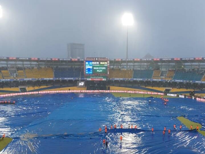 Asia Cup IND vs PAK Super 4 match again interrupt rain and ground cover sheets IND vs PAK:  மீண்டும் மீண்டும் குறுக்கிட்ட மழை.. ஒத்திவைக்கப்பட்ட போட்டி..  நாளை மீண்டும் மோதல்..!