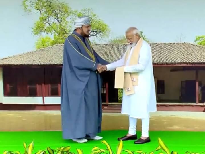 PM Modi with the Deputy Prime Minister of Oman, Asaad bin Tariq bin Taimur Al Said, at Rajghat. (Image Source: Twitter/@ANI)