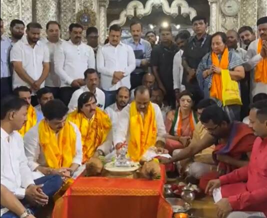 यावेळी पुण्यातील अजित पवार गटाचे सर्व कार्यकर्त्यांनी मोठा जल्लोष केला.