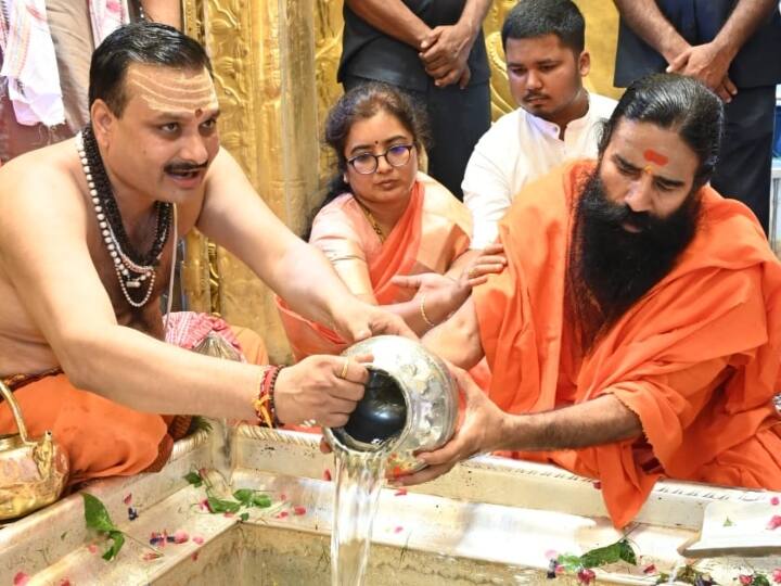 UP News: वाराणसी पहुंचे योग गुरु बाबा रामदेव, काशी विश्वनाथ के दर्शन के बाद अन्नपूर्णा दरबार में टेका मत्था Yoga Guru Baba Ramdev Reached Varanasi and visits of Kashi Vishwanath and Kaal Bhairav Mandir ANN UP News: वाराणसी पहुंचे योग गुरु बाबा रामदेव, काशी विश्वनाथ के दर्शन के बाद अन्नपूर्णा दरबार में टेका मत्था