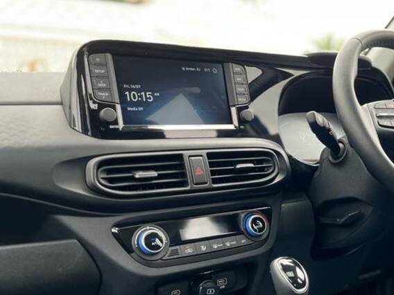 Cars with Large Infotainment: कार में म्यूजिक का शौक है, तो ये गाड़ियां आपके मतलब की हैं Cars with Large Infotainment: कार में म्यूजिक का शौक है, तो ये गाड़ियां आपके मतलब की हैं