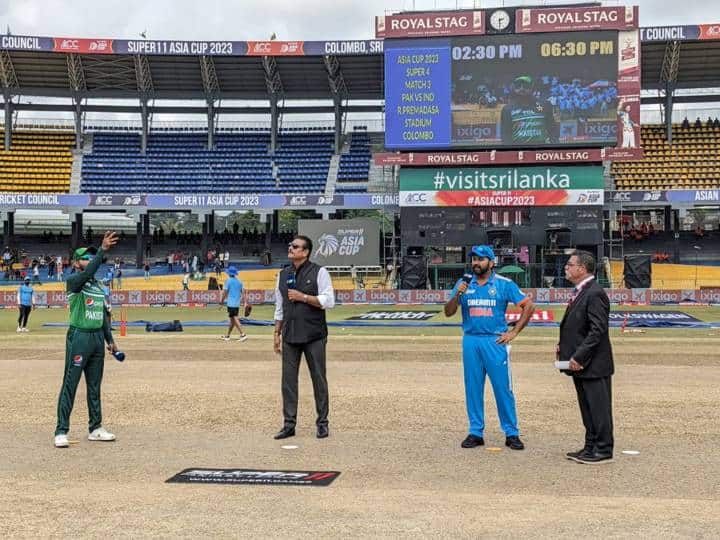India vs Pakistan Asia Cup 2023 Mohammad Hafeez Unhappy After See Empty Stands IND vs PAK Super 4 Match In R Premadasa Stadium Colombo IND vs PAK: भारत-पाकिस्तान मैच में खाली स्टैंड देख भड़का पूर्व पाक खिलाड़ी, फैंस को लेकर लिख दी ये बात