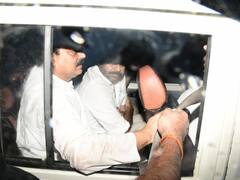 నాటకీయపరిణామాల మధ్య మంగళగిరి చేరుకున్న పవన్- పోలీసు వాహనాల్లోనే తరలింపు