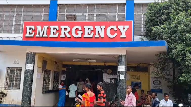 Bankura: a class IX student died after being hit by a ambulance Bankura: বাঁকুড়ায় বেপরোয়া অ্য়াম্বুলেন্সের ধাক্কায় প্রাণ হারাল নবম শ্রেণির এক ছাত্র