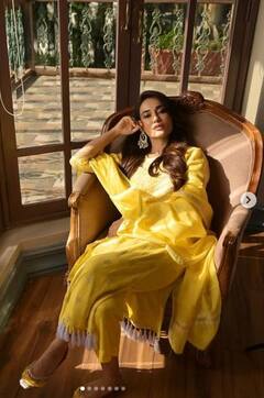 Surbhi Jyoti: ਖੁੱਲ੍ਹੇ ਵਾਲ, ਕੰਨਾਂ 'ਚ ਈਅਰਰਿੰਗਸ... ਸੁਰਭੀ ਜੋਤੀ ਦੀਆਂ ਇਨ੍ਹਾਂ ਤਸਵੀਰਾਂ 'ਤੇ ਦਿਲ ਹਾਰ ਬੈਠੋਂਗੇ ਤੁਸੀਂ