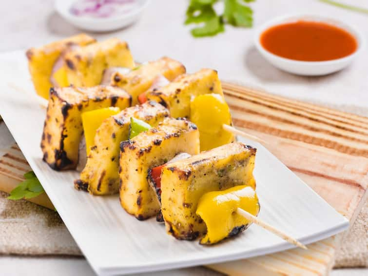 Paneer Polao and Paneer Rolls easy veg recipes to change your taste buds Healthy Paneer Recipes: আমিষে অরুচি? সহজেই বানিয়ে ফেলুন পনিরের এই আইটেমগুলি, রইল রেসিপি