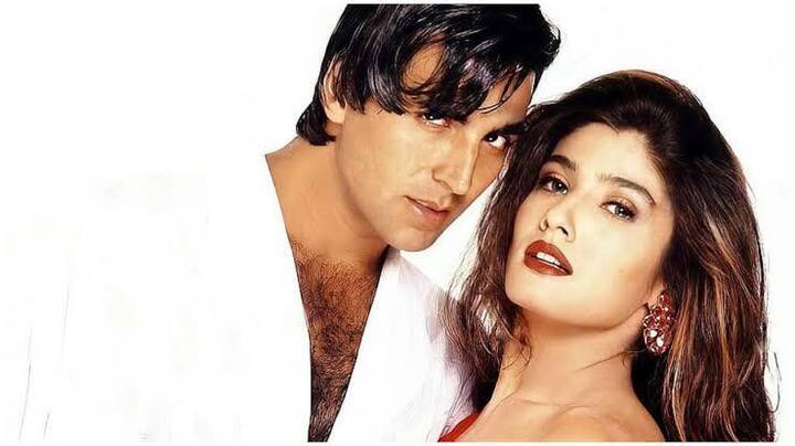 दरअसल 90 के दशक में अक्षय कुमार और रवीना टंडन ने अपनी जबरदस्त केमिस्ट्री से कई फिल्मों में चार चांद लगाए थे. वहीं फिल्मों को बेहतरीन बनाते हुए ये ऑन-स्क्रीन जोड़ी रियल लाइफ में भी एक-दूसरे को दिल दे बैठी. दोनों के बीच प्यार इतना बढ़ गया था कि कपल ने सगाई कर शादी करने का फैसला ले लिया था. लेकन फिर कुछ ऐसा हुआ कि ये कपल शादी के मंडप तक नहीं पहुंच पाया. जानिए क्या है पूरा मामला.....