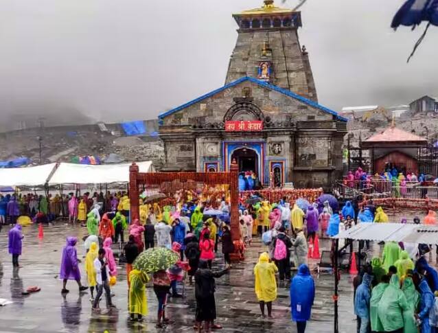 kedarnath-yatra-2023-increases-cold-due-to-heavy-rain-devotees-facing-many-problems Kedarnath Yatra 2023: ਕੇਦਾਰਨਾਥ ਯਾਤਰਾ 'ਚ ਤੇਜ਼ ਮੀਂਹ ਕਾਰਨ ਵਧੀ ਠੰਢ, ਸ਼ਰਧਾਲੂਆਂ ਨੂੰ ਕਰਨਾ ਪੈ ਰਿਹਾ ਮੁਸ਼ਕਲ ਦਾ ਸਾਹਮਣਾ
