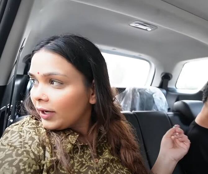 हालांकि कृतिका इस दौरान कहती दिखीं- मैं बताना चाहती थी पर अरमान सामने बैठे थे, तू बाथरूम में थी. तो मैंने सोचा जब तू नहा कर बाहर आएगी फिर बताऊंगी. इस पर पायल ने मुंह फुला लिया.