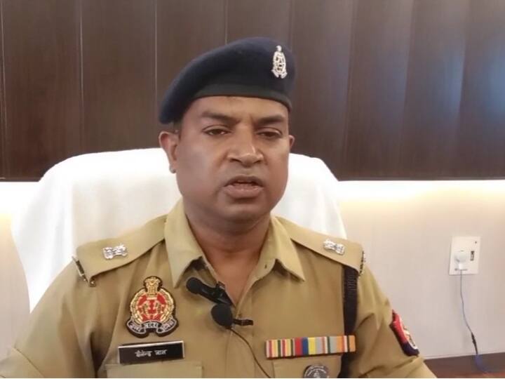 Azamgarh four arrested in cheating case on the pretext of marriage by fake police ANN Azamgarh Crime: नकली वर्दी में शादी के नाम पर सोशल मीडिया से ठगी, पुलिस ने गैंग का किया भंडाफोड़, चार गिरफ्तार