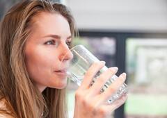 શું મોંની દુર્ગંધથી પરેશાન છો ? જાણો તેનું કારણ અને દૂર કરવાના ઘરેલું નુસખા