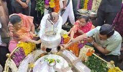 Bhimashankar Temple : भीमाशंकर मंदिरात राधाकृष्ण विखे पाटलांकडून सपत्नीक अभिषेक