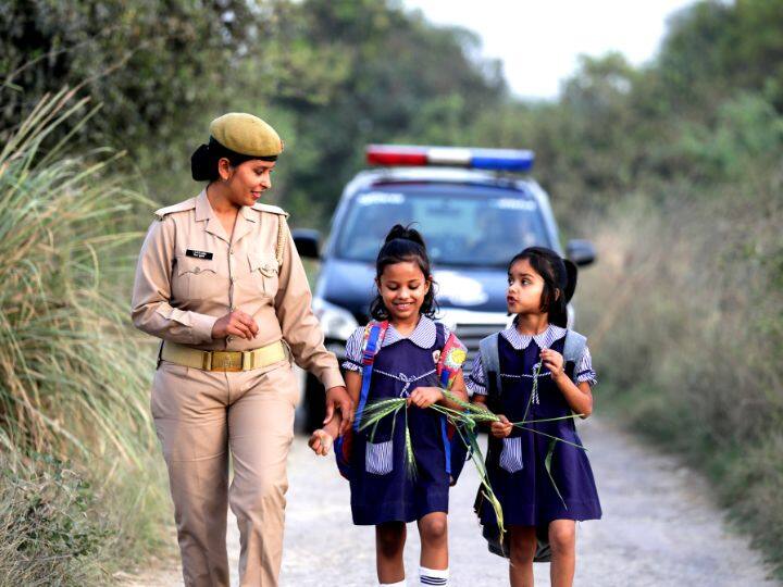 पुलिस की वर्दी का रंग क्यों होता है खाकी? प्लासी के युद्ध से जुड़ा है कनेक्शन Why is the color of police uniform khaki connection with the battle of Plassey पुलिस की वर्दी का रंग क्यों होता है खाकी? प्लासी के युद्ध से जुड़ा है कनेक्शन