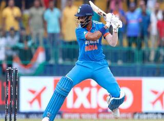 IND vs PAK Live Score: ਪਾਕਿਸਤਾਨ ਦੇ ਟਾਪ-4 ਬੱਲੇਬਾਜ਼ ਹੋਏ ਆਊਟ, ਕੁਲਦੀਪ ਨੇ ਫਖਰ ਜ਼ਮਾਨ ਨੂੰ ਕੀਤਾ ਆਊਟ