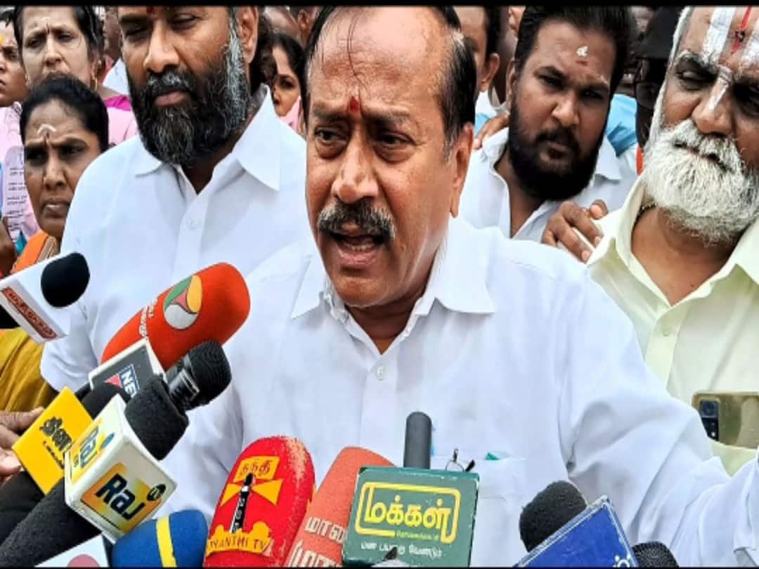 பாஜக ஆட்சிக்கு வந்தால் காவல்துறையின் காக்கிச் சீருடை, காவி நிறமாக மாற்றப்படும் - ஹெச். ராஜா ஆவேசம் Police khaki uniform will be changed to saffron if BJP comes to power says H. Raja TNN பாஜக ஆட்சிக்கு வந்தால் காவல்துறையின் காக்கிச் சீருடை, காவி நிறமாக மாற்றப்படும் - ஹெச். ராஜா ஆவேசம்