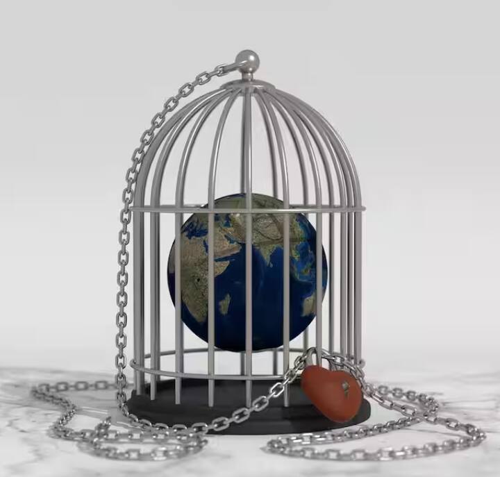 ਲੋਕਾਂ ਨੂੰ ਇਸ ਬਿਮਾਰੀ ਤੋਂ ਬਚਾਉਣ ਲਈ, ਫਿਰ ਪੂਰੀ ਤਰ੍ਹਾਂ ਪਾਬੰਦੀਆਂ ਲਗਾ ਦਿੱਤੀਆਂ ਗਈਆਂ ਅਤੇ ਫੌਜ ਦੇ ਜਵਾਨ ਤਾਇਨਾਤ ਕੀਤੇ ਗਏ। ਇਸ ਨੂੰ ਦੁਨੀਆ ਦਾ ਪਹਿਲਾ ਲਾਕਡਾਊਨ ਮੰਨਿਆ ਜਾ ਰਿਹਾ ਹੈ।