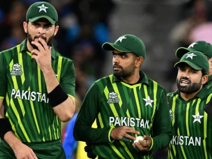 Pakistan Cricket Team Media Manager Controversy IND vs PAK Asia Cup 2023 Latest Sports News IND vs PAK: भारत-पाकिस्तान मैच के बीच बाबर आजम की टीम को झटका! विवादों में फंसा मीडिया मैनेजर